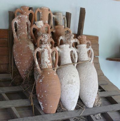 Amphorae image courtesy of Ad Meskens
